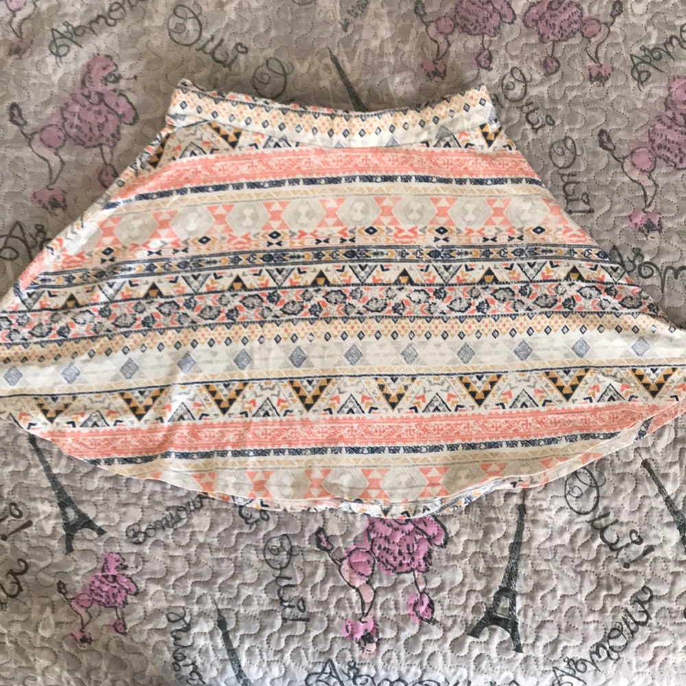 I’m selling a variation colored short skirt.